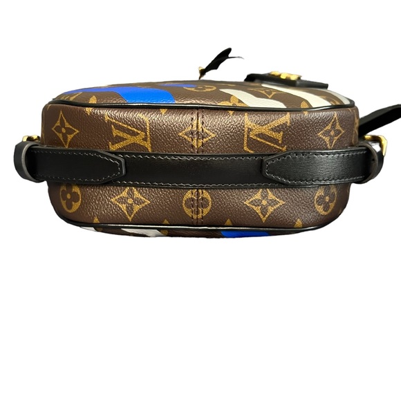 LOUIS VUITTON x LEAGUE OF LEGENDS LIMITED EDITION CHAPEAU BAG MM - Picture 5 of 15